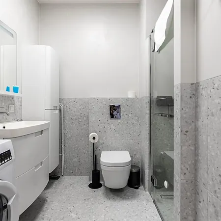 Metro Wierzbno Cosy By Bookinghost *