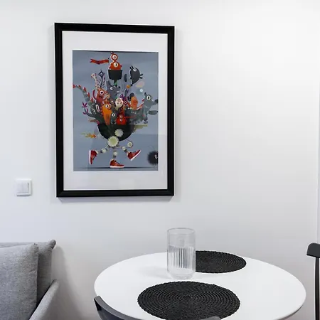 Apartment Metro Wierzbno Cosy By Bookinghost *