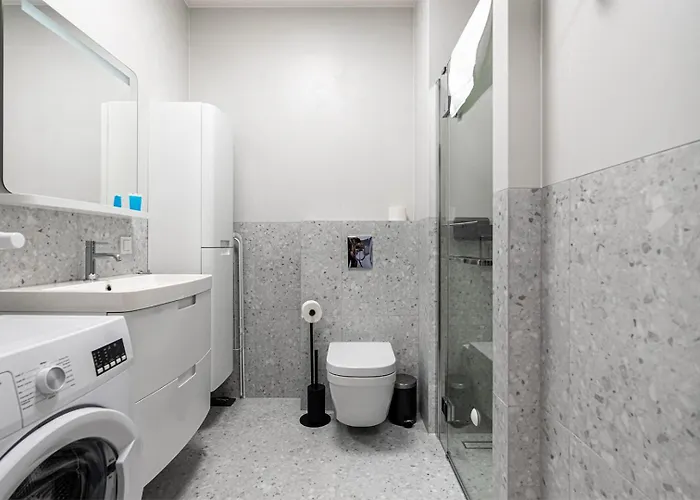 Metro Wierzbno Cosy By Bookinghost *